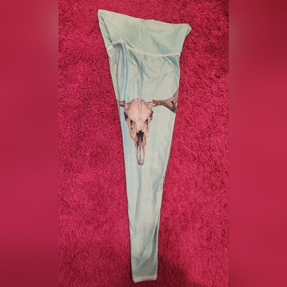 Teeki mint green skull yoga pants - Picture 2 of 3